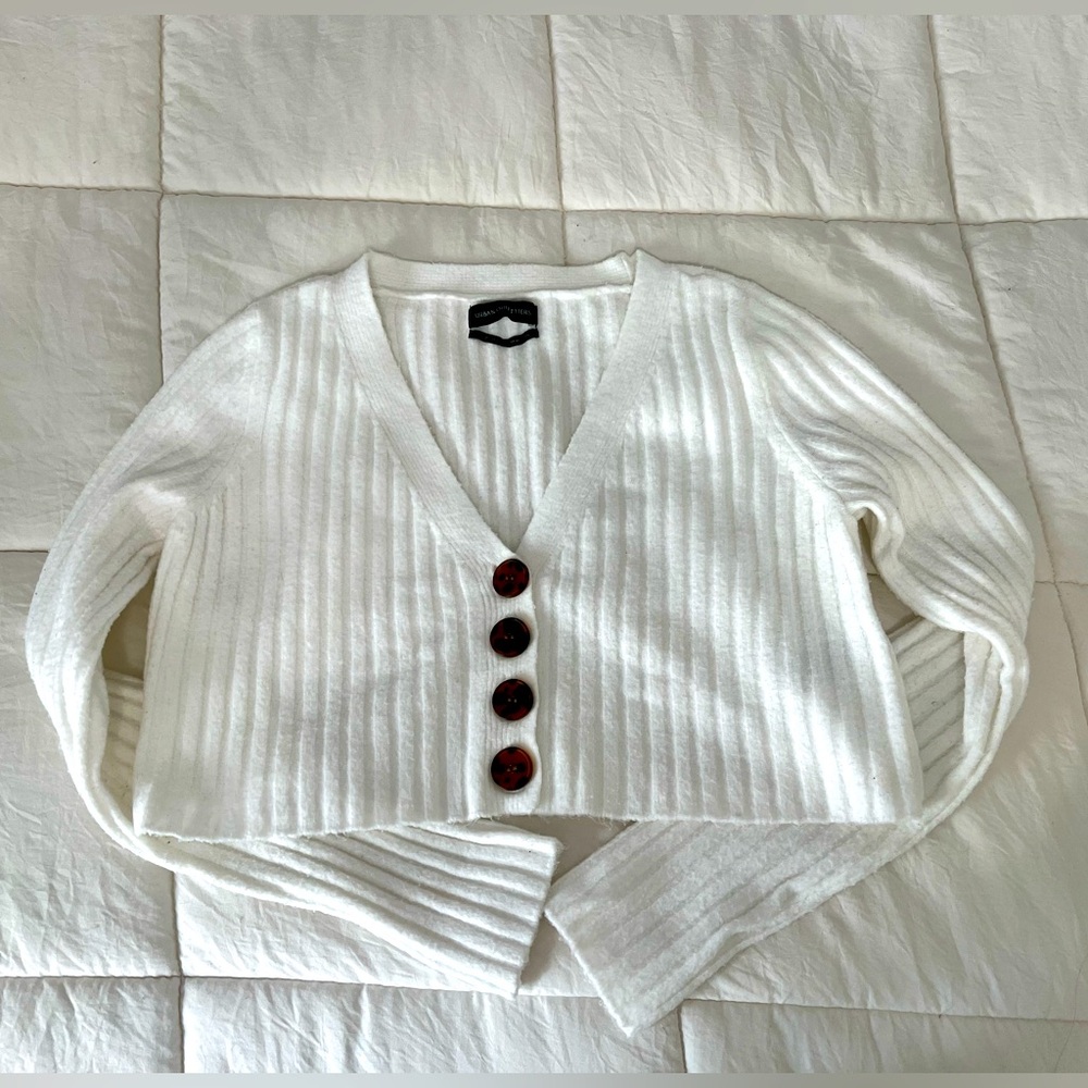☁️URBAN OUTFITTERS WHITE cropped sweater - size Small - like NEW ☁️